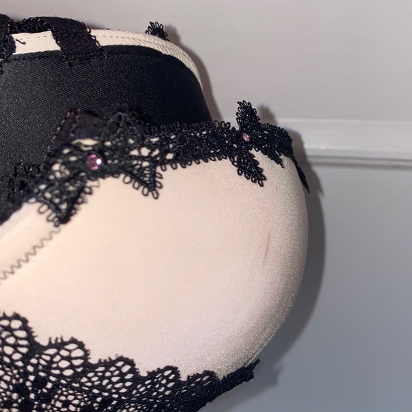 💎FINAL PRICE💎VICTORIA’S SECRET ANGEL LINGERIE - Picture 2 of 2